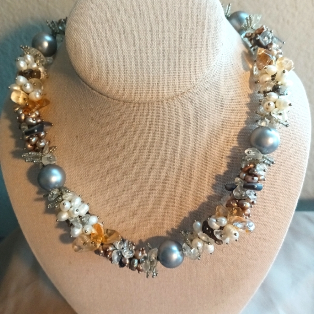 Gorgeous Beaded and Pearl Necklace